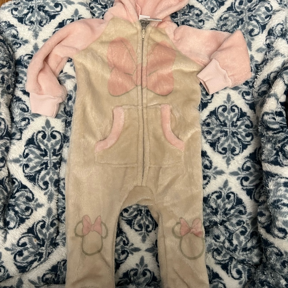 Minnie Mouse 12 Month Warm Outfit - Picture 3 of 6